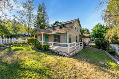 416 NW Pleasant View Drive, Grants Pass, OR 97526 - Photo 3