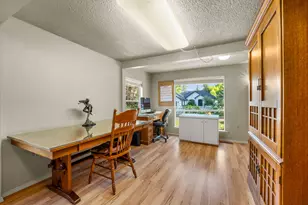 416 NW Pleasant View Dr, Grants Pass, OR 97526 - Photo 11