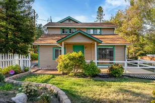 416 NW Pleasant View Dr, Grants Pass, OR 97526 - Photo 1