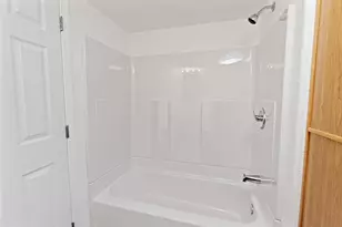 185 Red Mountain Dr, Grants Pass, OR 97526 - Photo 17