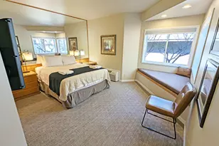 19717 SW Mount Bachelor Dr, Bend, OR 97702 - Photo 9