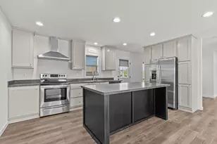 1182 E Justice Rd, Central Point, OR 97502 - Photo 3