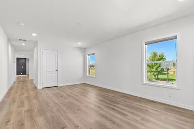 1182 E Justice Road, Central Point, OR 97502 - Photo 9