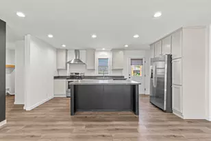 1182 E Justice Rd, Central Point, OR 97502 - Photo 5