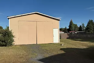 3219 Homedale Rd, Klamath Falls, OR 97603 - Photo 3