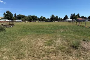 3219 Homedale Rd, Klamath Falls, OR 97603 - Photo 5