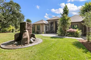 1025 Echo Dr, Roseburg, OR 97470 - Photo 1