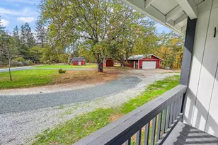 351 Oxyoke Rd, Grants Pass, OR 97526 - Photo 3