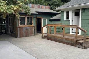 377 Pelton Ln, Gold Hill, OR 97525 - Photo 13