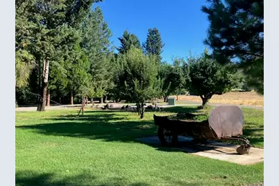 377 Pelton Lane, Gold Hill, OR 97525 - Photo 3