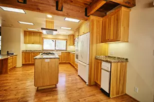 939 Beaver Creek Rd, Jacksonville, OR 97530 - Photo 9