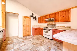 28909 Wigwam Way, Klamath Falls, OR 97601 - Photo 9