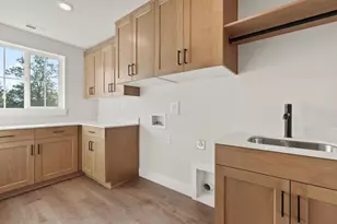 60943 SE Apollo Pl, Bend, OR 97702 - Photo 7