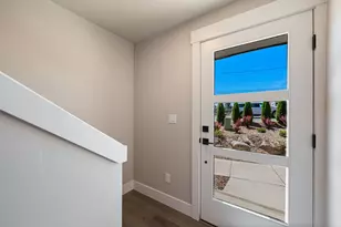 20528 NE Empire Ave, Bend, OR 97701 - Photo 15