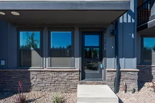 20528 NE Empire Ave, Bend, OR 97701 - Photo 3