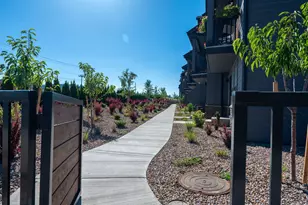 20528 NE Empire Ave, Bend, OR 97701 - Photo 29