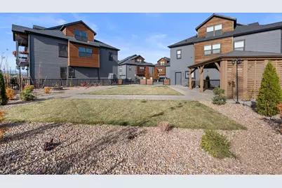 20528 NE Empire Avenue, Bend, OR 97701 - Photo 31