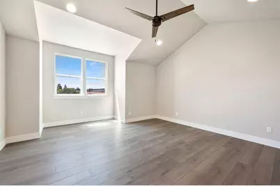 20528 NE Empire Avenue, Bend, OR 97701 - Photo 23