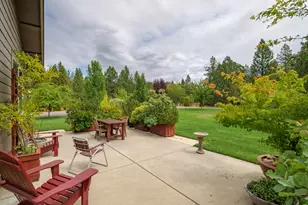 255 Mountain Paradise Dr, Grants Pass, OR 97526 - Photo 27