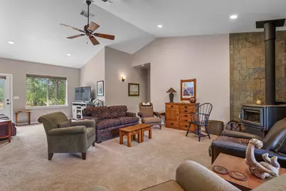 255 Mountain Paradise Drive, Grants Pass, OR 97526 - Photo 7