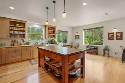 255 Mountain Paradise Drive, Grants Pass, OR 97526 - Photo 11