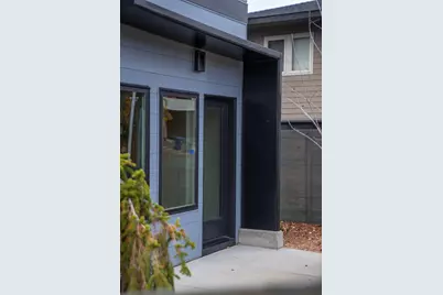 757 SW Pelton Place #7, Bend, OR 97702 - Photo 23