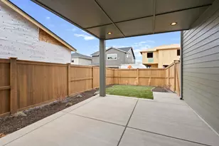 21162 NE Beall Dr, Bend, OR 97701 - Photo 29