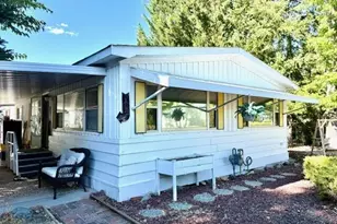 701 Westmont Dr, Grants Pass, OR 97526 - Photo 3