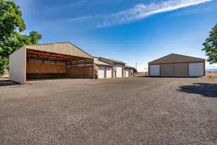 547 SW Bear Dr, Madras, OR 97741 - Photo 5