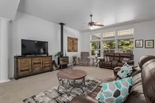 341 Sugar Pine Dr, Merlin, OR 97532 - Photo 9