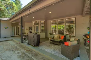 341 Sugar Pine Dr, Merlin, OR 97532 - Photo 33