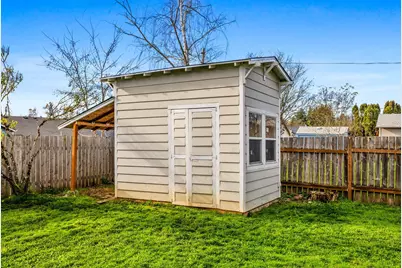 221 SW Rainbow Avenue, Dallas, OR 97338 - Photo 33