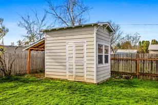 221 SW Rainbow Ave, Dallas, OR 97338 - Photo 33