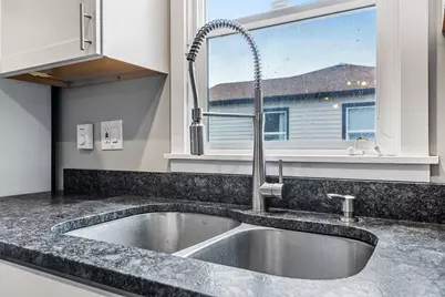 221 SW Rainbow Avenue, Dallas, OR 97338 - Photo 13