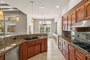 162 Bellerive Dr, Eagle Point, OR 97524 - Photo 9