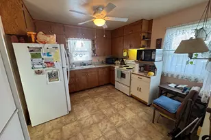 2615 SW 21st St, Redmond, OR 97756 - Photo 5