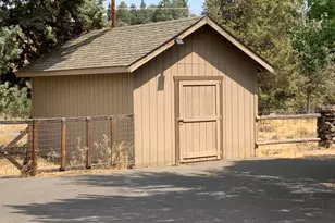 2420 NW Helmholtz Way, Redmond, OR 97756 - Photo 41