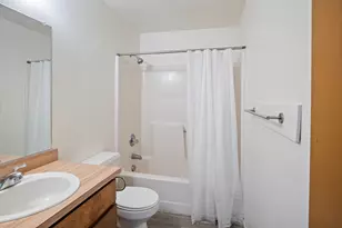 425 NE Silverwood Pl, Grants Pass, OR 97526 - Photo 11