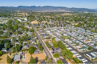 1010 Garfield Street, Medford, OR 97501 - Photo 35
