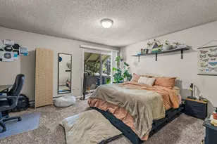 8 SW Mc Kinley Ave, Bend, OR 97702 - Photo 17