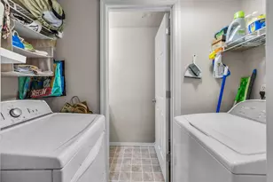 8 SW Mc Kinley Ave, Bend, OR 97702 - Photo 15