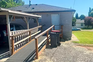 313 Marie St, Medford, OR 97504 - Photo 3