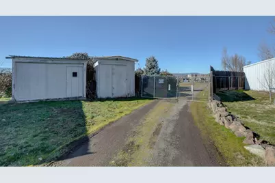 6915 Kershaw Road, Medford, OR 97502 - Photo 41
