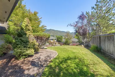 1946 NW Crown Street, Grants Pass, OR 97526 - Photo 35