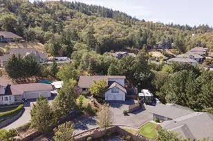 1946 NW Crown St, Grants Pass, OR 97526 - Photo 49