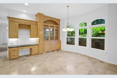 256 Island Pointe Drive, Medford, OR 97504 - Photo 21