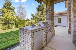 256 Island Pointe Dr, Medford, OR 97504 - Photo 63