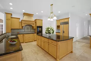 256 Island Pointe Dr, Medford, OR 97504 - Photo 23