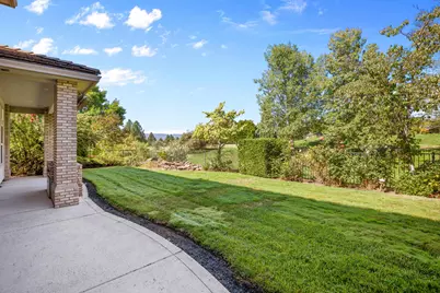 256 Island Pointe Drive, Medford, OR 97504 - Photo 65