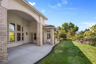 256 Island Pointe Dr, Medford, OR 97504 - Photo 57